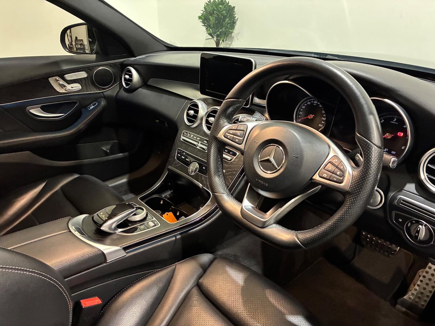 Used Mercedes-Benz C Class 2016 for sale - 77066369: Photo 3