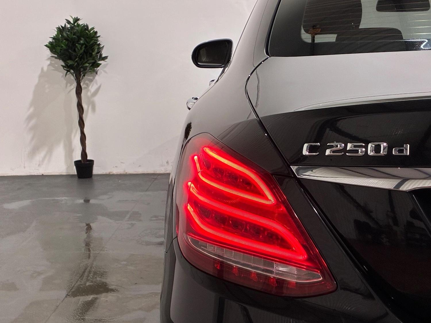 Used Mercedes-Benz C Class 2016 for sale - 77066369: Photo 44