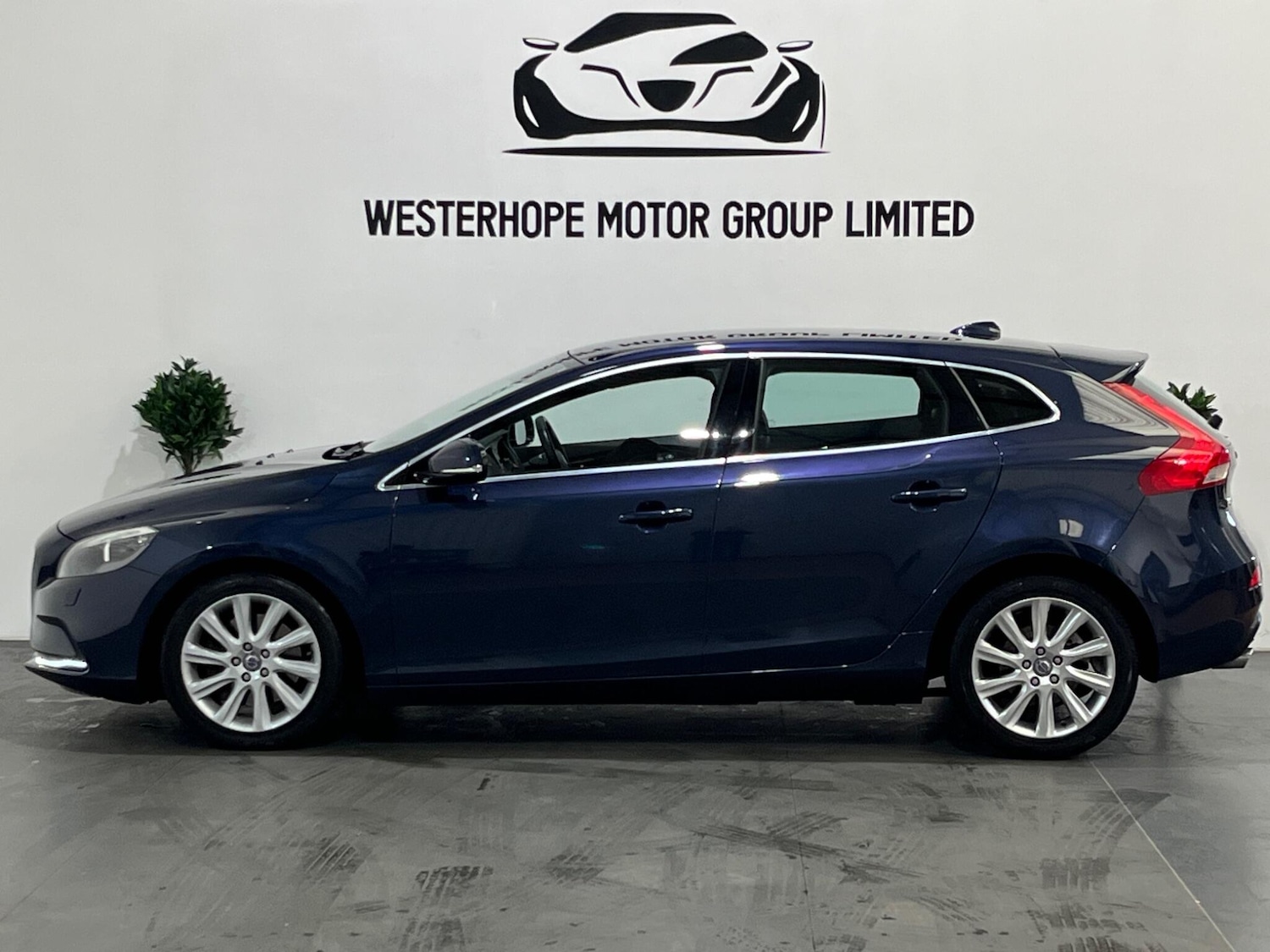 Used Volvo V40 2013 for sale - 76409519: Photo 10