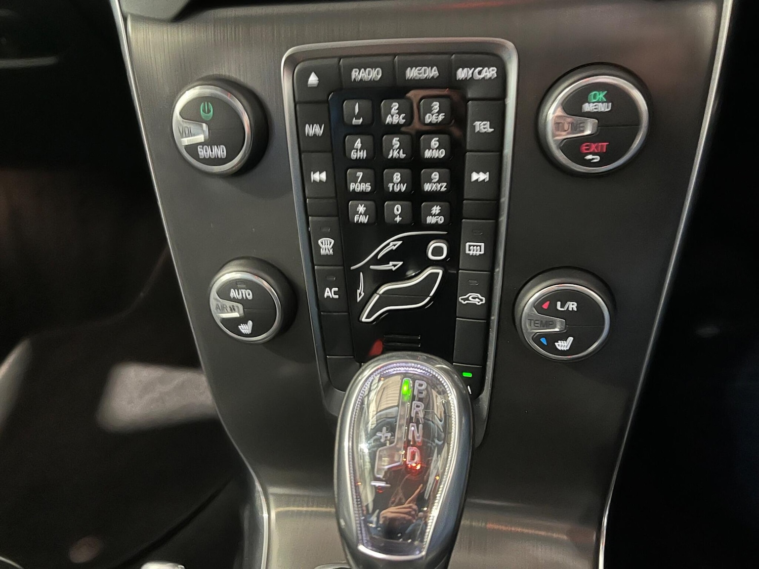 Used Volvo V40 2013 for sale - 76409519: Photo 18