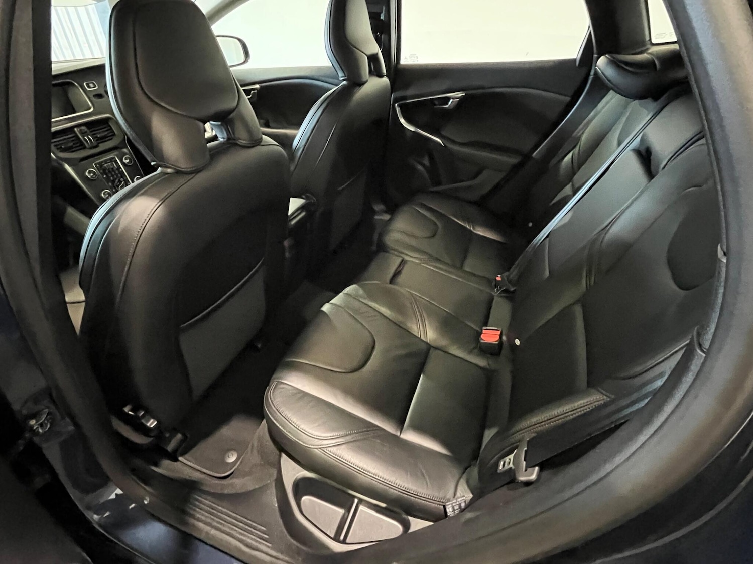 Used Volvo V40 2013 for sale - 76409519: Photo 23