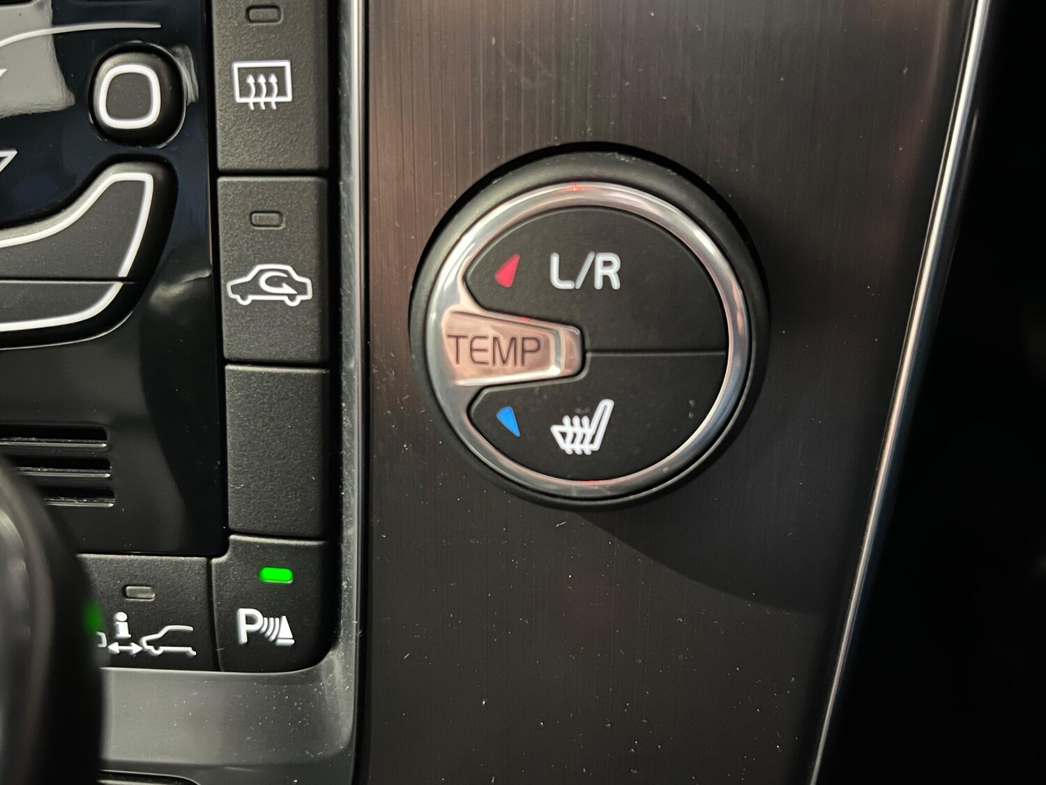 Used Volvo V40 2013 for sale - 76409519: Photo 25