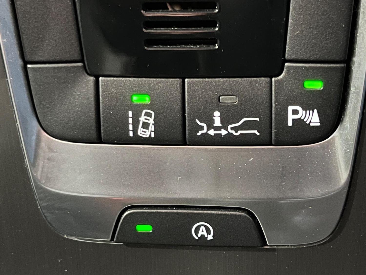 Used Volvo V40 2013 for sale - 76409519: Photo 28