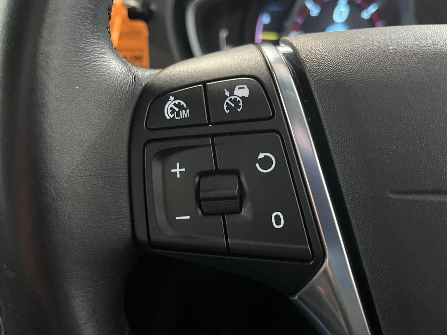 Used Volvo V40 2013 for sale - 76409519: Photo 29