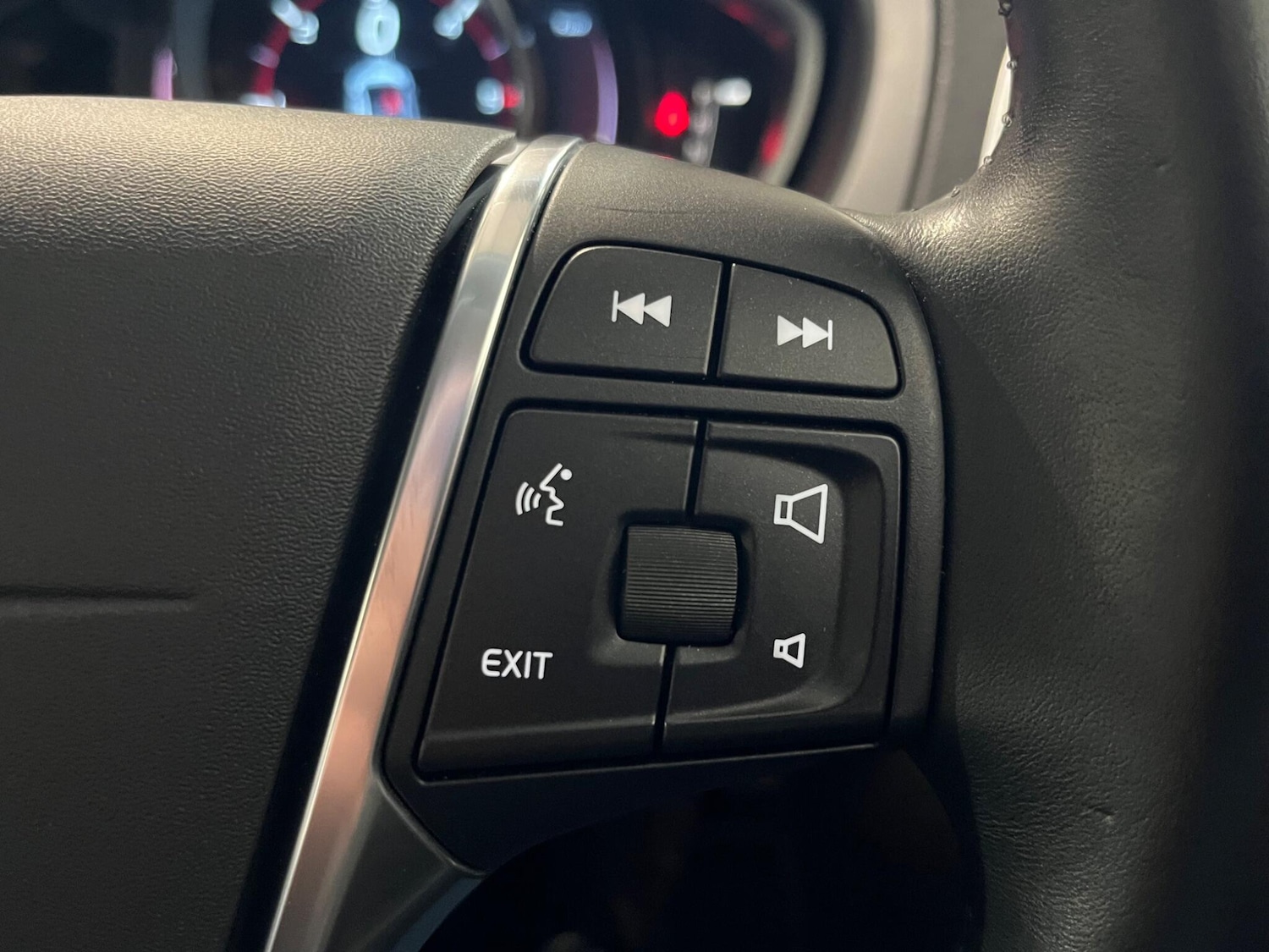 Used Volvo V40 2013 for sale - 76409519: Photo 30