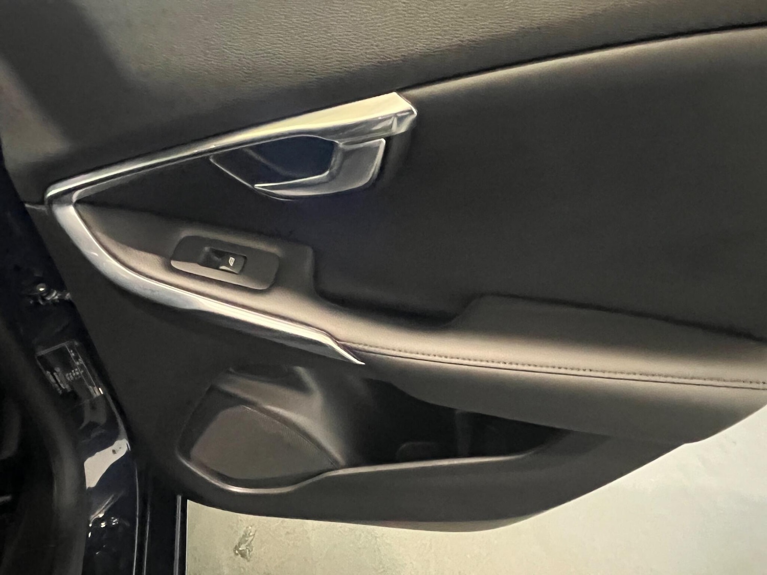 Used Volvo V40 2013 for sale - 76409519: Photo 34