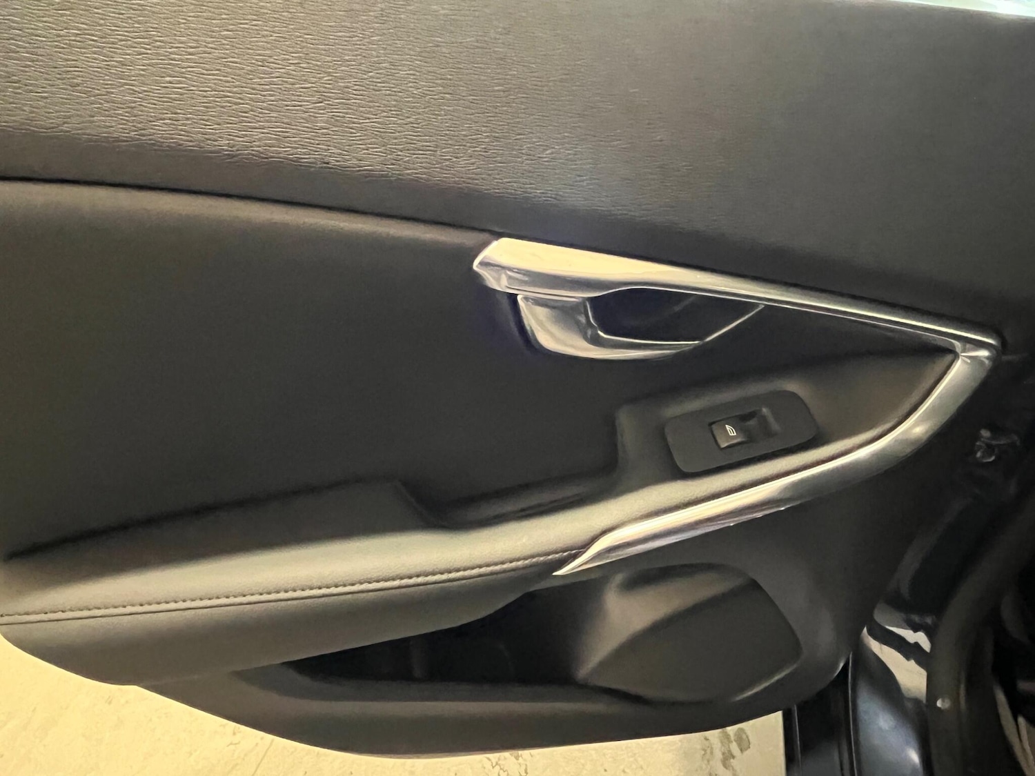 Used Volvo V40 2013 for sale - 76409519: Photo 35