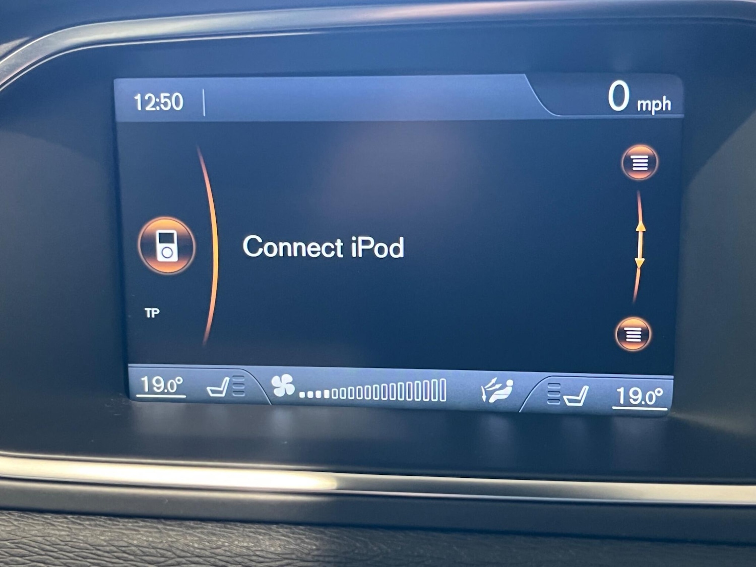 Used Volvo V40 2013 for sale - 76409519: Photo 39