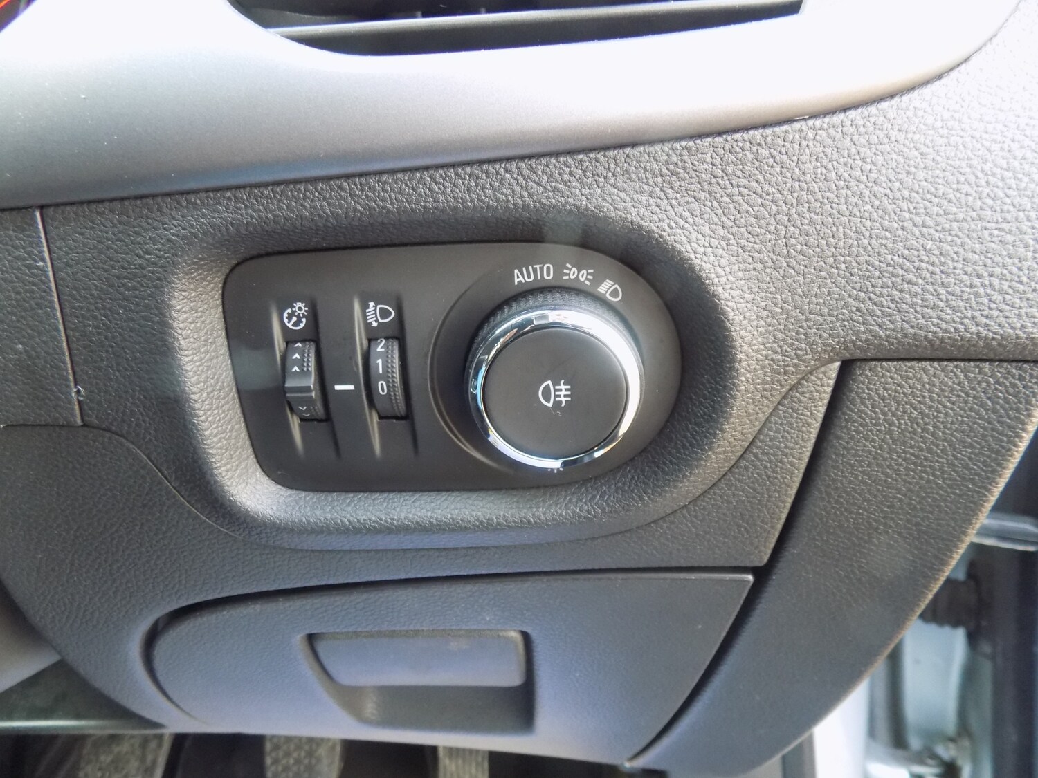 Used Vauxhall Astra 2017 for sale - 76352438: Photo 24