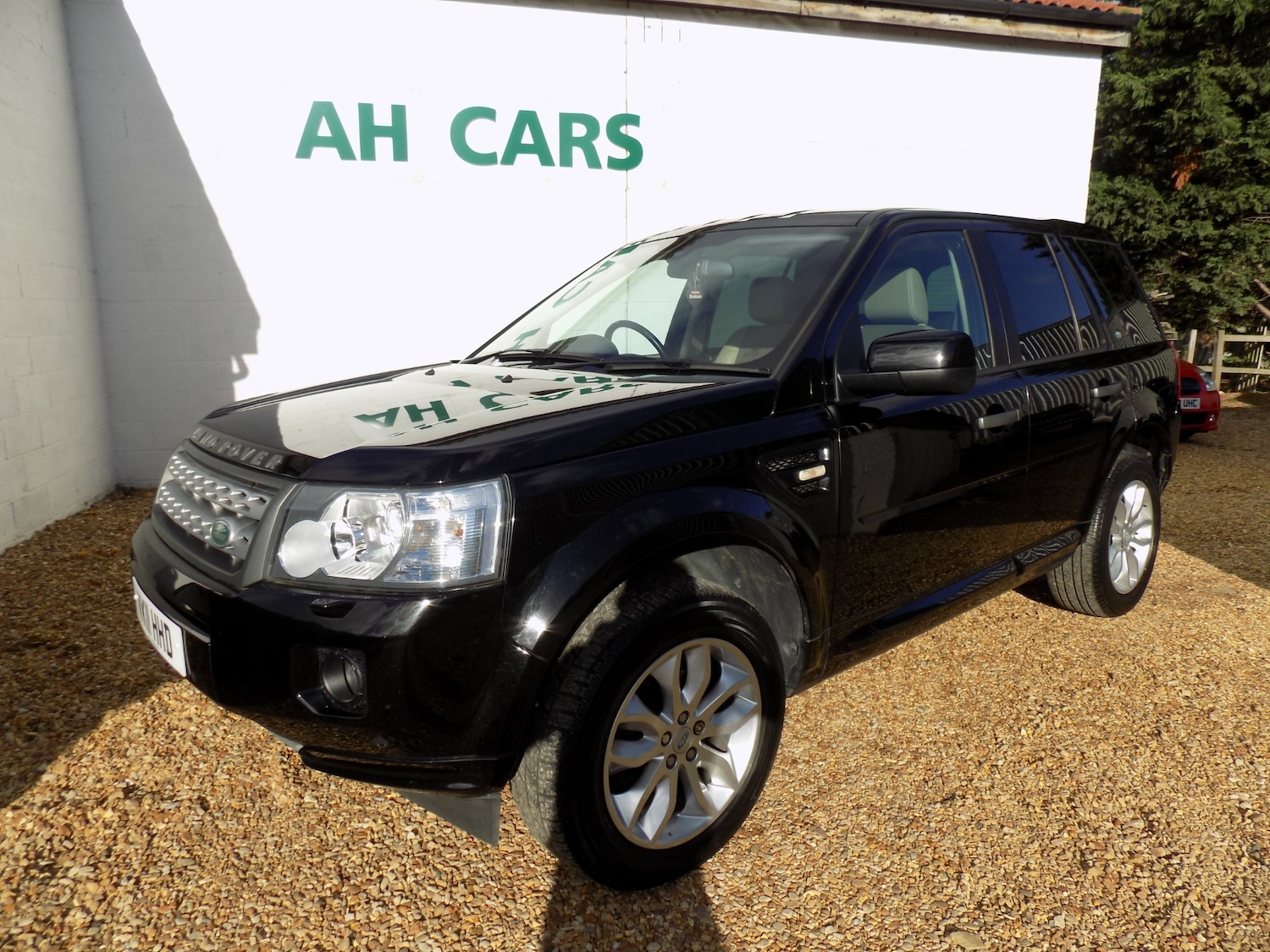 Used Land Rover Freelander 2011 for sale - 76437117: Photo 2