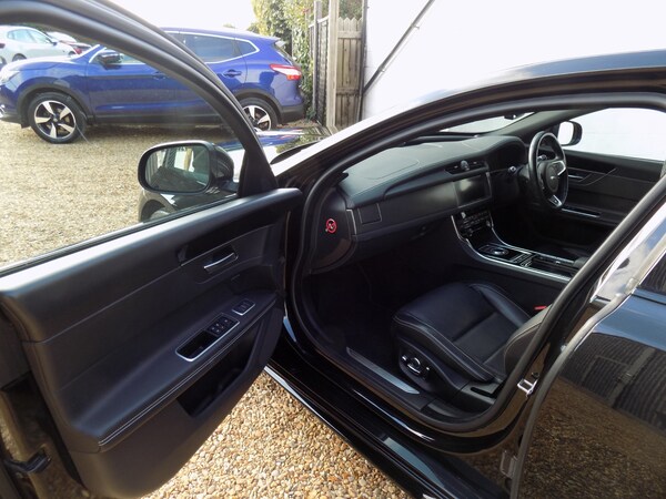 Used Jaguar XF 2016 for sale - 76142421: Photo 21