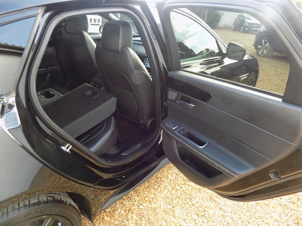 Used Jaguar XF 2016 for sale - 76142421: Photo 28