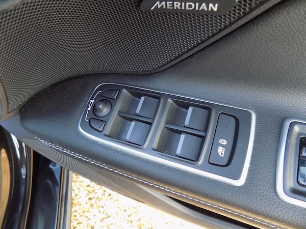 Used Jaguar XF 2016 for sale - 76142421: Photo 32