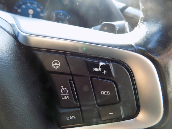 Used Jaguar XF 2016 for sale - 76142421: Photo 43