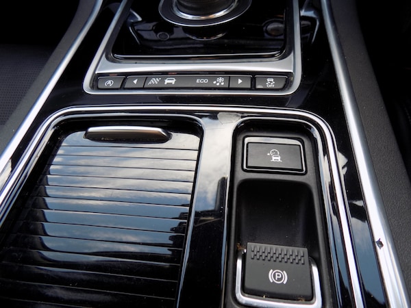 Used Jaguar XF 2016 for sale - 76142421: Photo 45