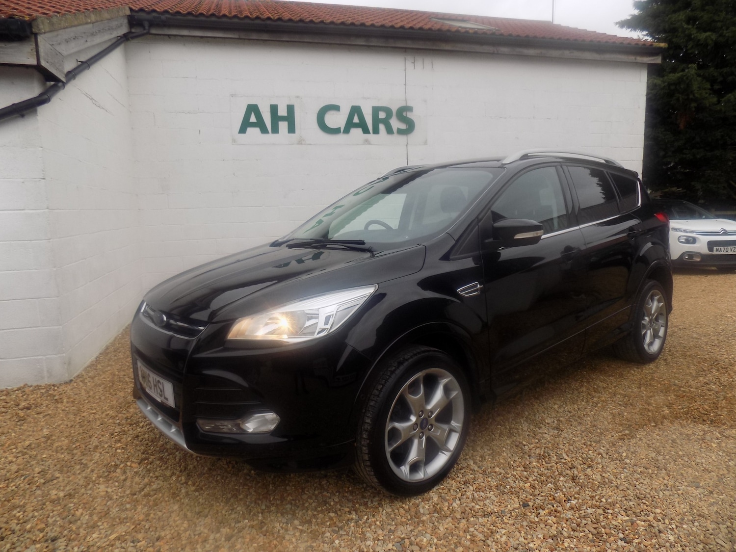 Used Ford Kuga 2016 for sale - 77661983: Photo 2