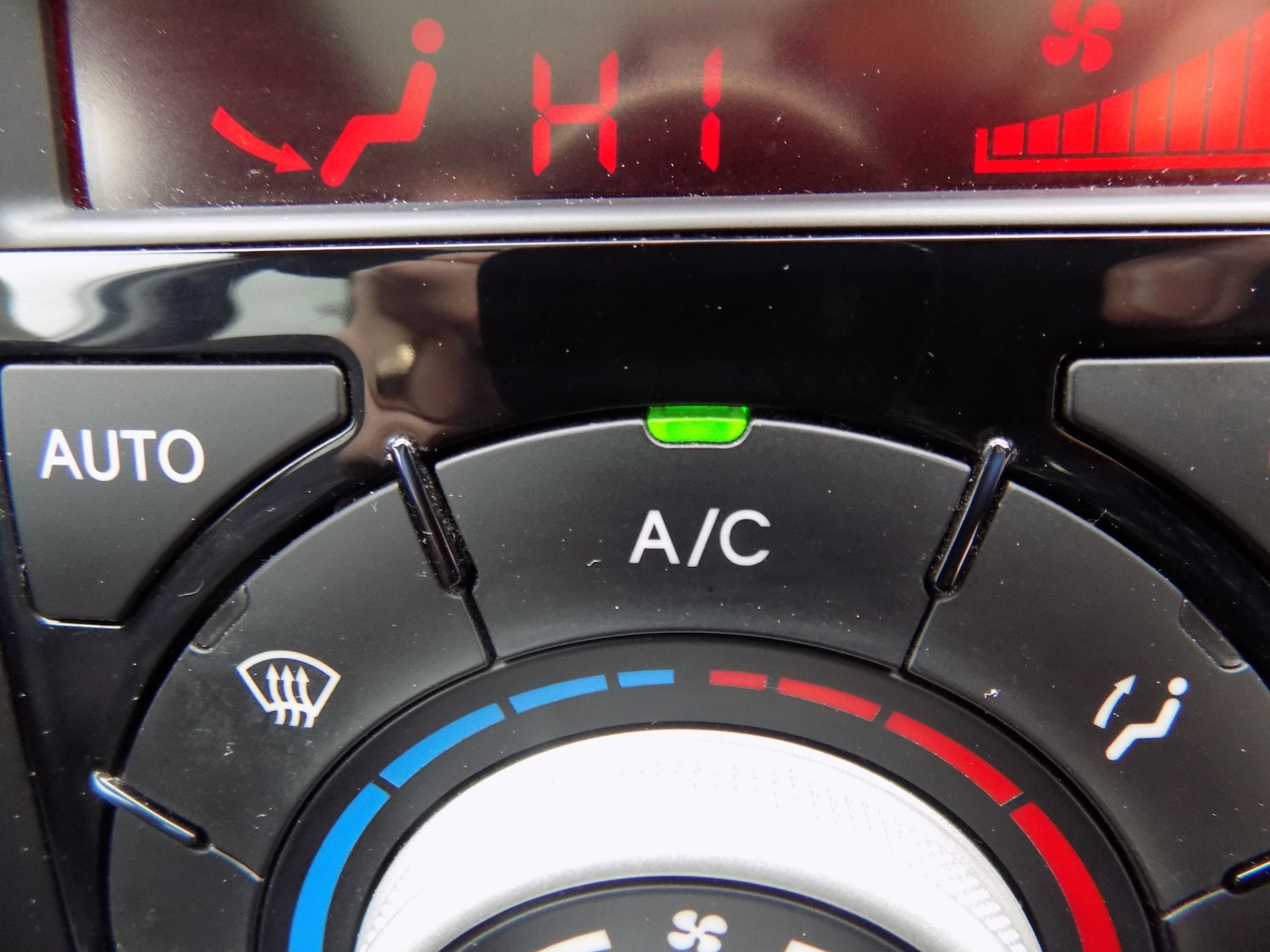 Used Kia Venga 2014 for sale - 77729144: Photo 38