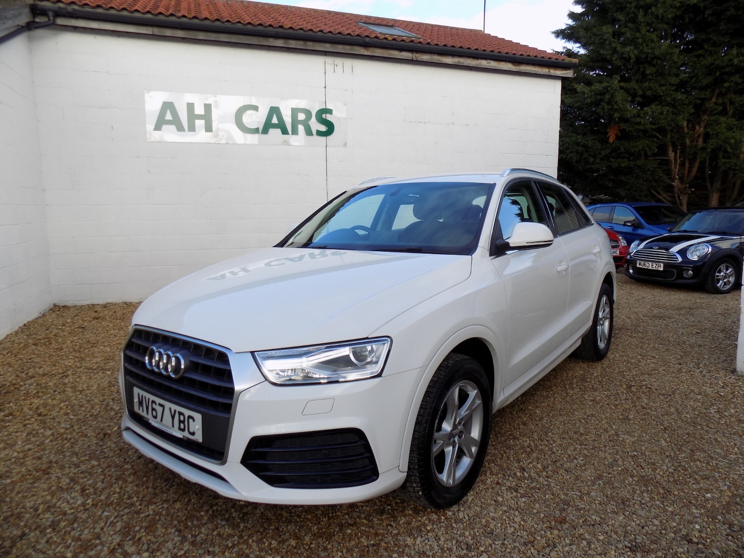 Used Audi Q3 2017 for sale - 76542209: Photo 2