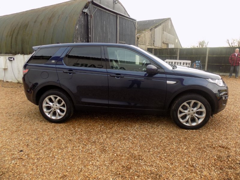 Used Land Rover Discovery Sport 2015 for sale - 78039558: Photo 2