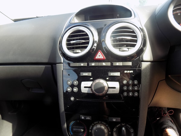 Used Vauxhall Corsa 2008 for sale - 76242818: Photo 23