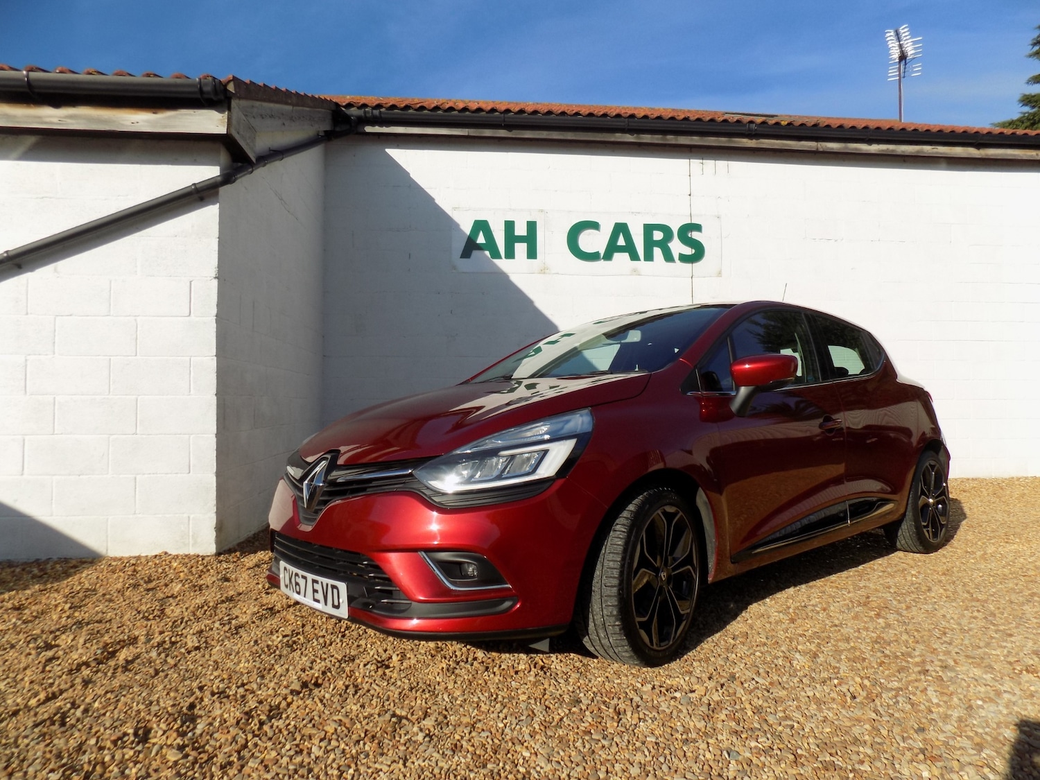 Used Renault Clio 2017 for sale - 77729641: Photo 2