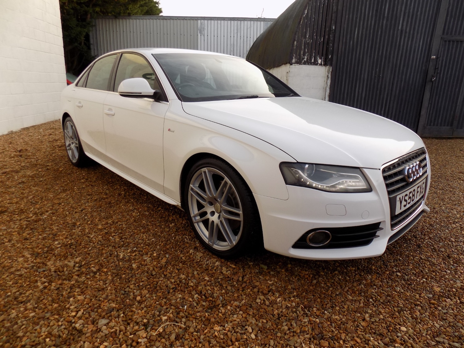 Used Audi A4 2009 for sale - 76830335: Photo 4