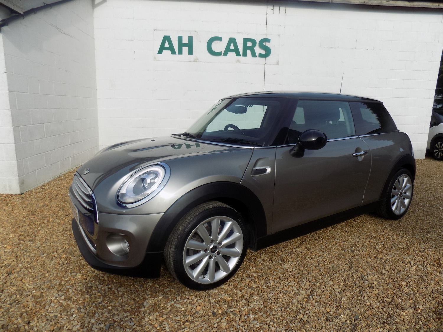 Used MINI Hatch 2016 for sale - 77639050: Photo 2