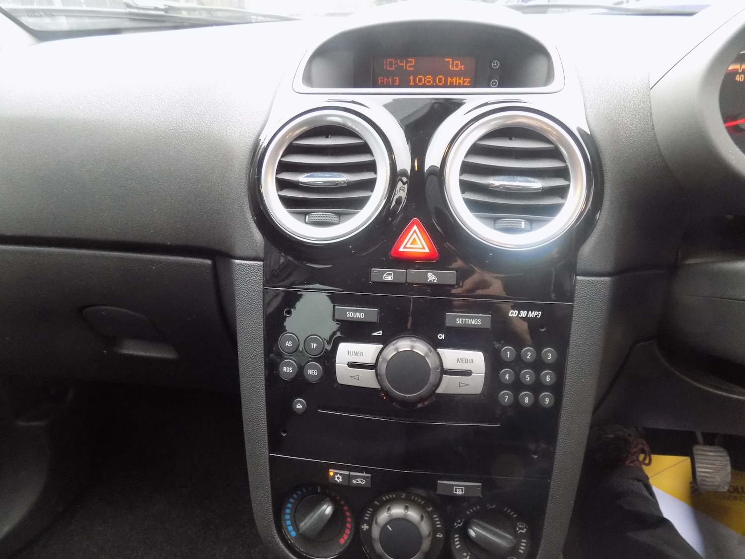 Used Vauxhall Corsa 2013 for sale - 77392298: Photo 30