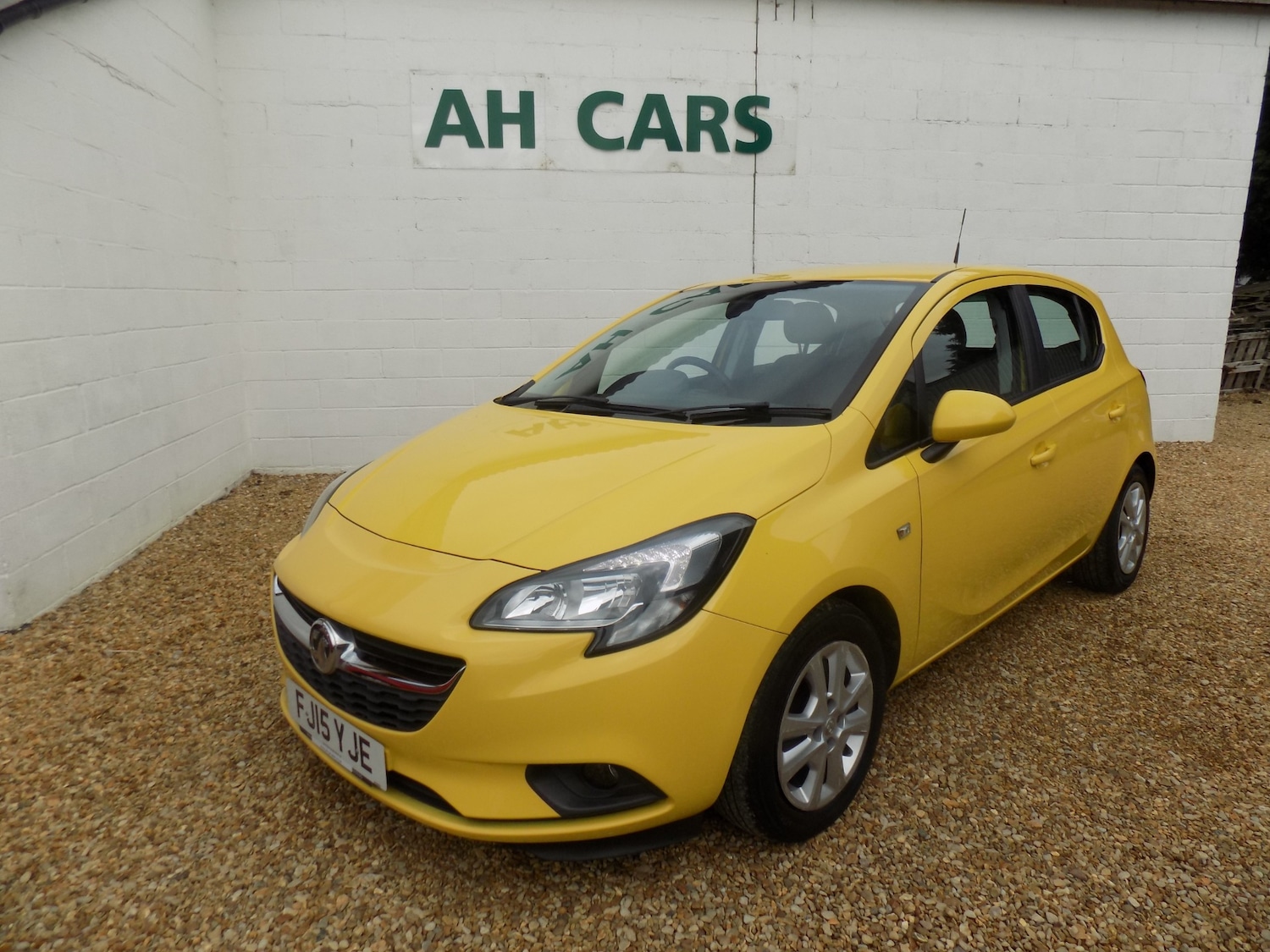 Used Vauxhall Corsa 2015 for sale - 77629554: Photo 2