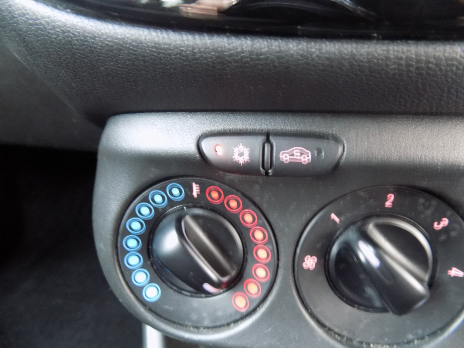 Used Vauxhall Corsa 2018 for sale - 77151364: Photo 29