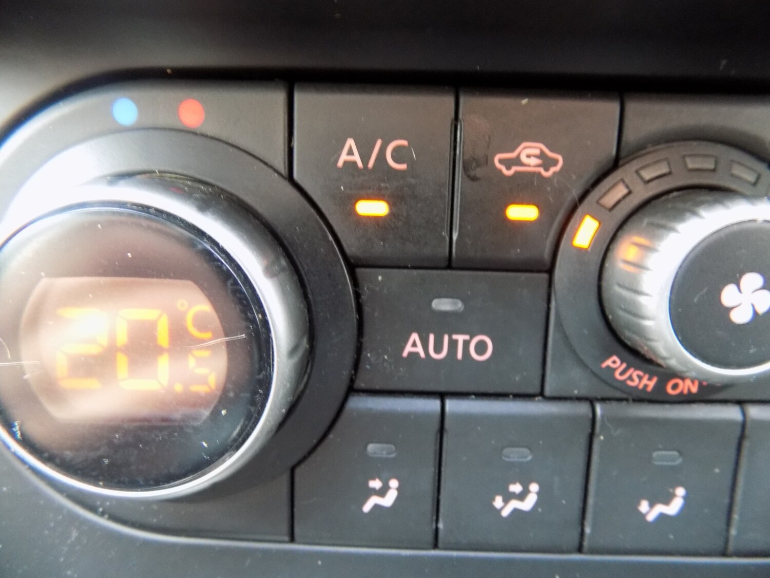 Used Nissan Qashqai 2011 for sale - 77445962: Photo 30