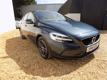 Used Volvo V40 2019 for sale - 79468520: Photo