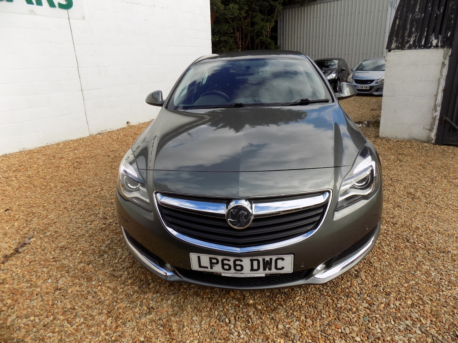 Used Vauxhall Insignia 2017 for sale - 76219271: Photo 2