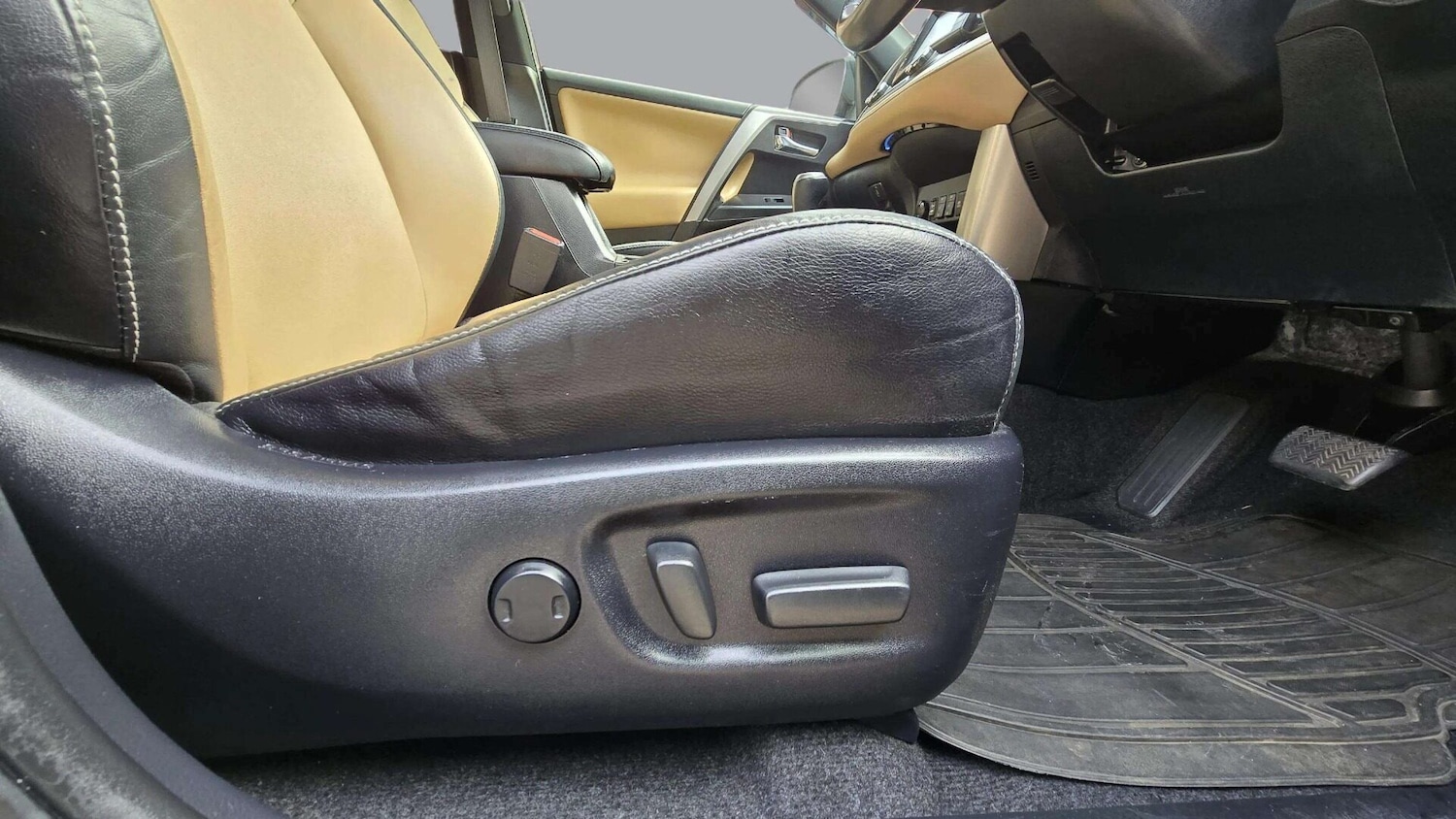 Used Toyota RAV4 2018 for sale - 77100786: Photo 13