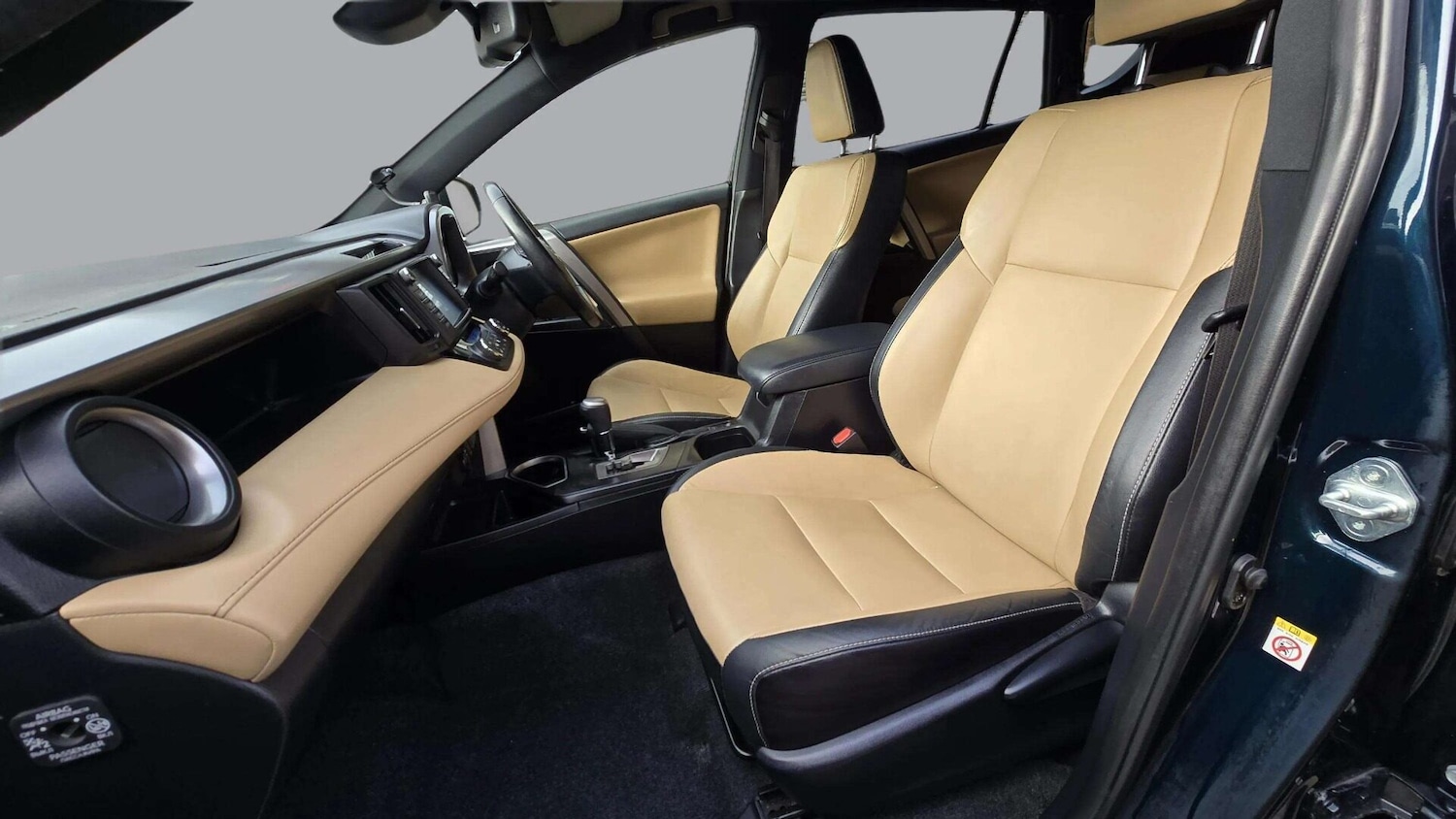 Used Toyota RAV4 2018 for sale - 77100786: Photo 14