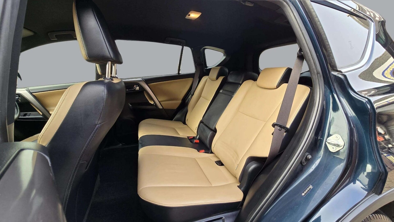 Used Toyota RAV4 2018 for sale - 77100786: Photo 15