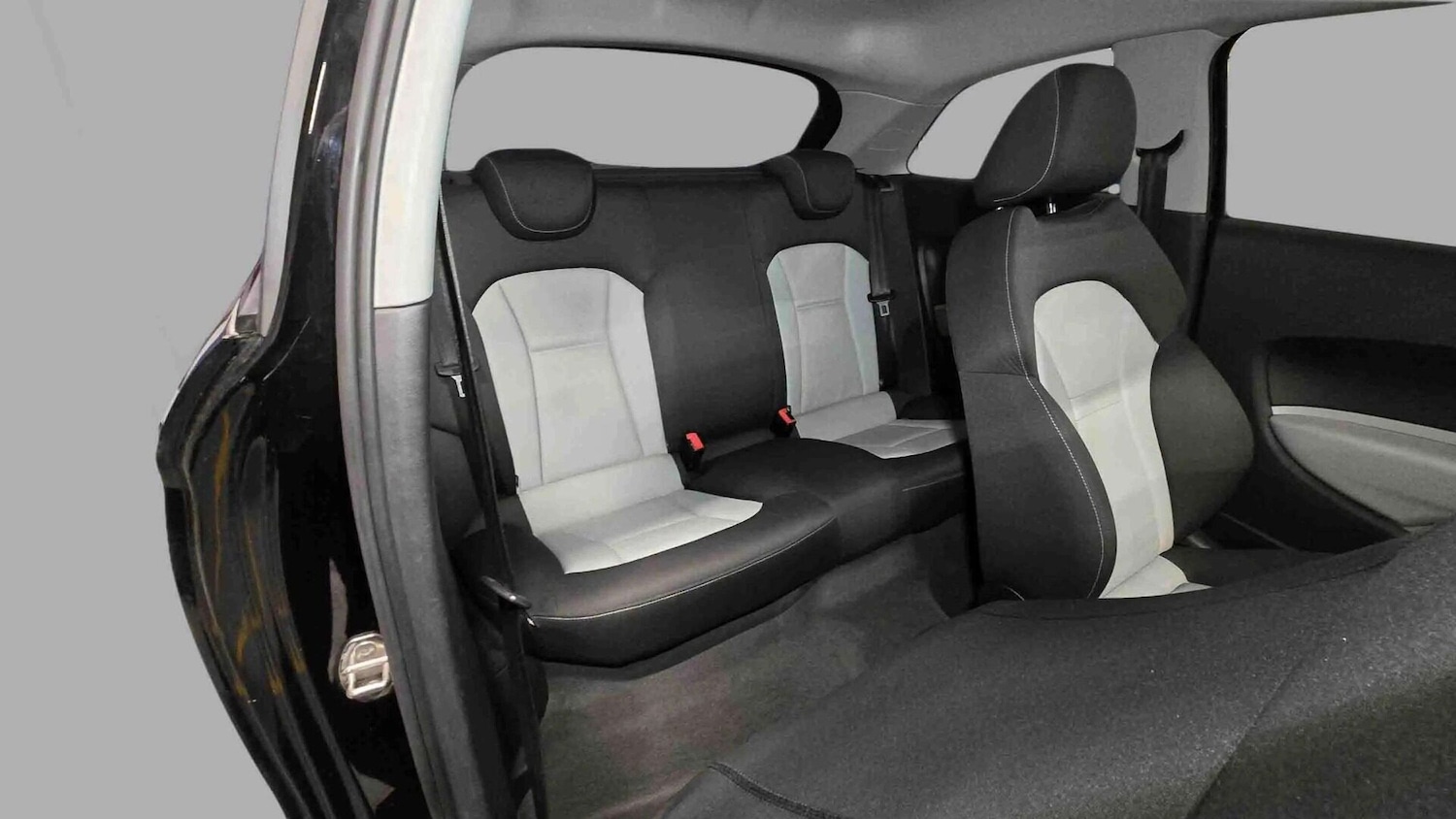 Used Audi A1 2011 for sale - 77100792: Photo 10