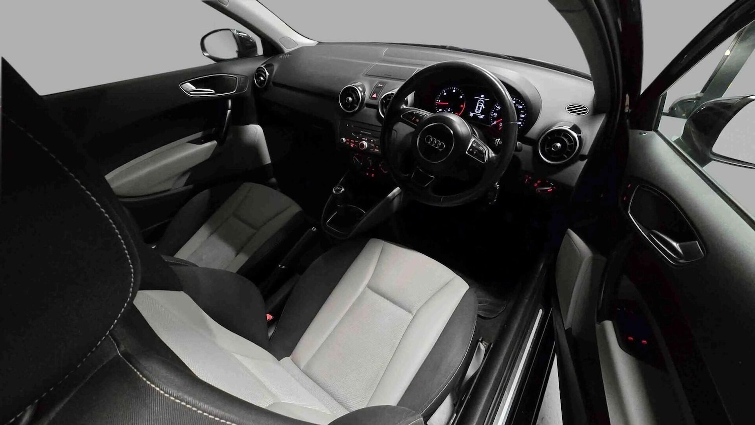 Used Audi A1 2011 for sale - 77100792: Photo 9