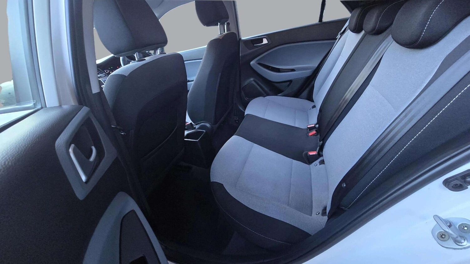 Used Hyundai i20 2016 for sale - 77798118: Photo 13