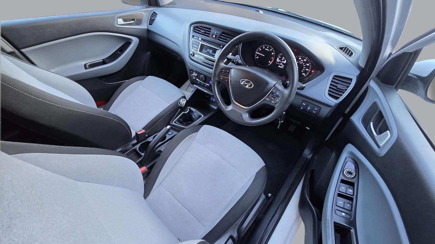 Used Hyundai i20 2016 for sale - 77798118: Photo 9