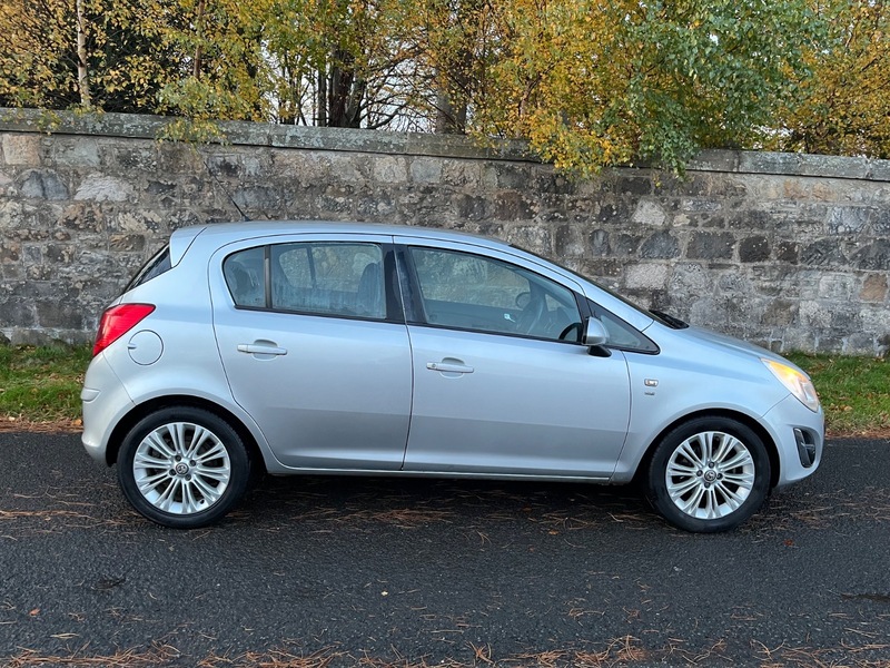 Used Vauxhall Corsa 2013 for sale - 76439655: Photo 2
