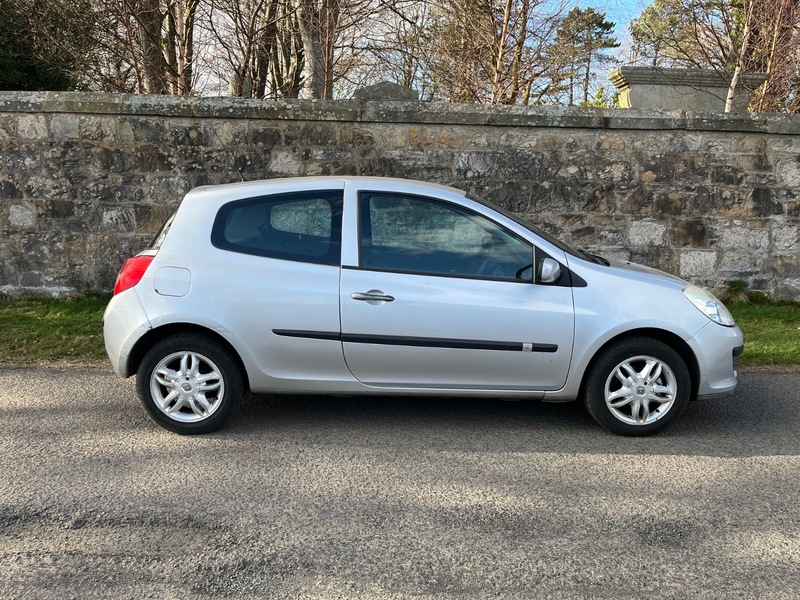 Used Renault Clio 2008 for sale - 77981731: Photo 2