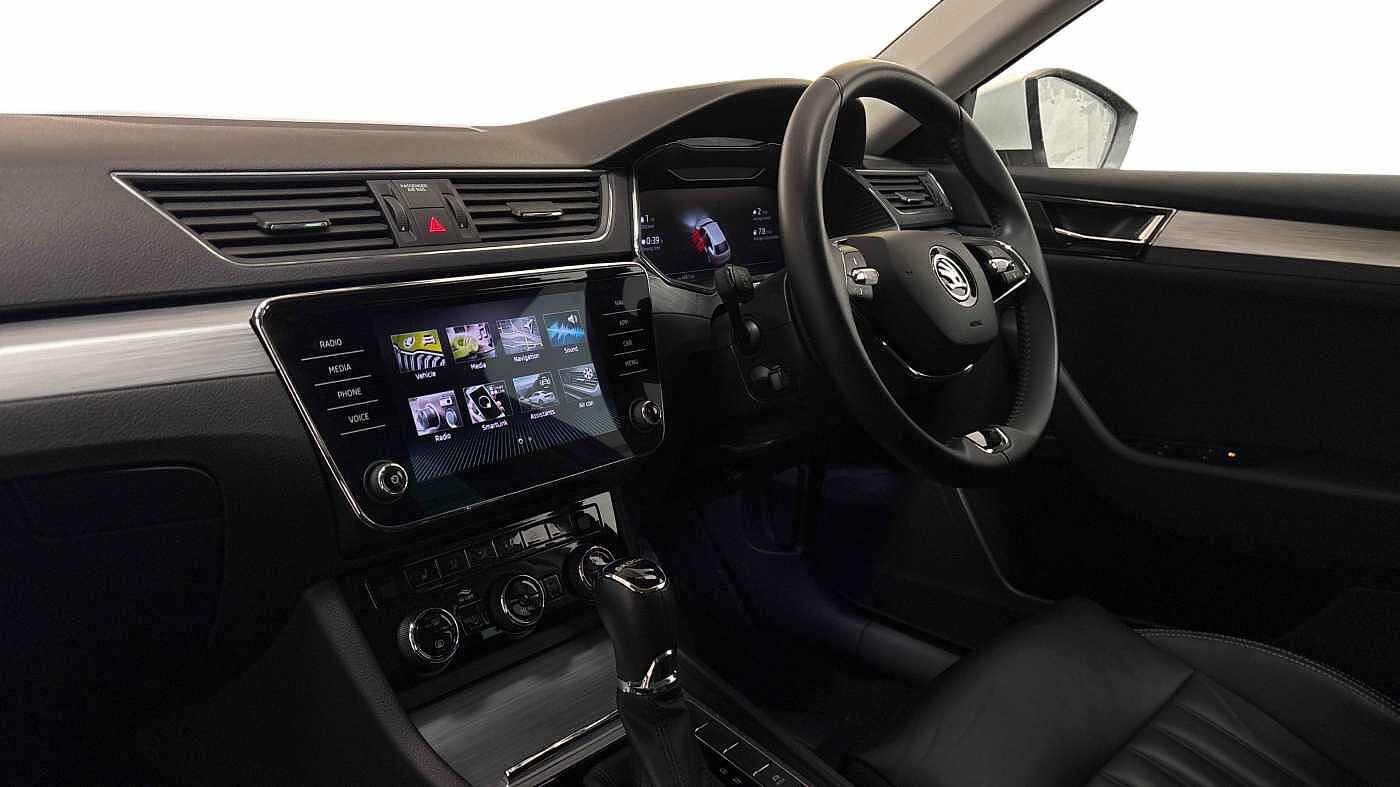 Used Skoda Superb 2023 for sale - 77044477: Photo 2