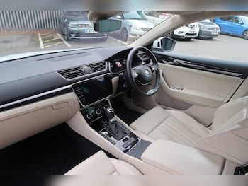 Used Skoda Superb 2020 for sale - 76681005: Photo