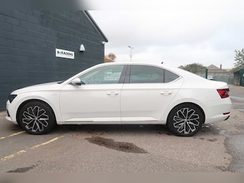 Used Skoda Superb 2020 for sale - 76681005: Photo