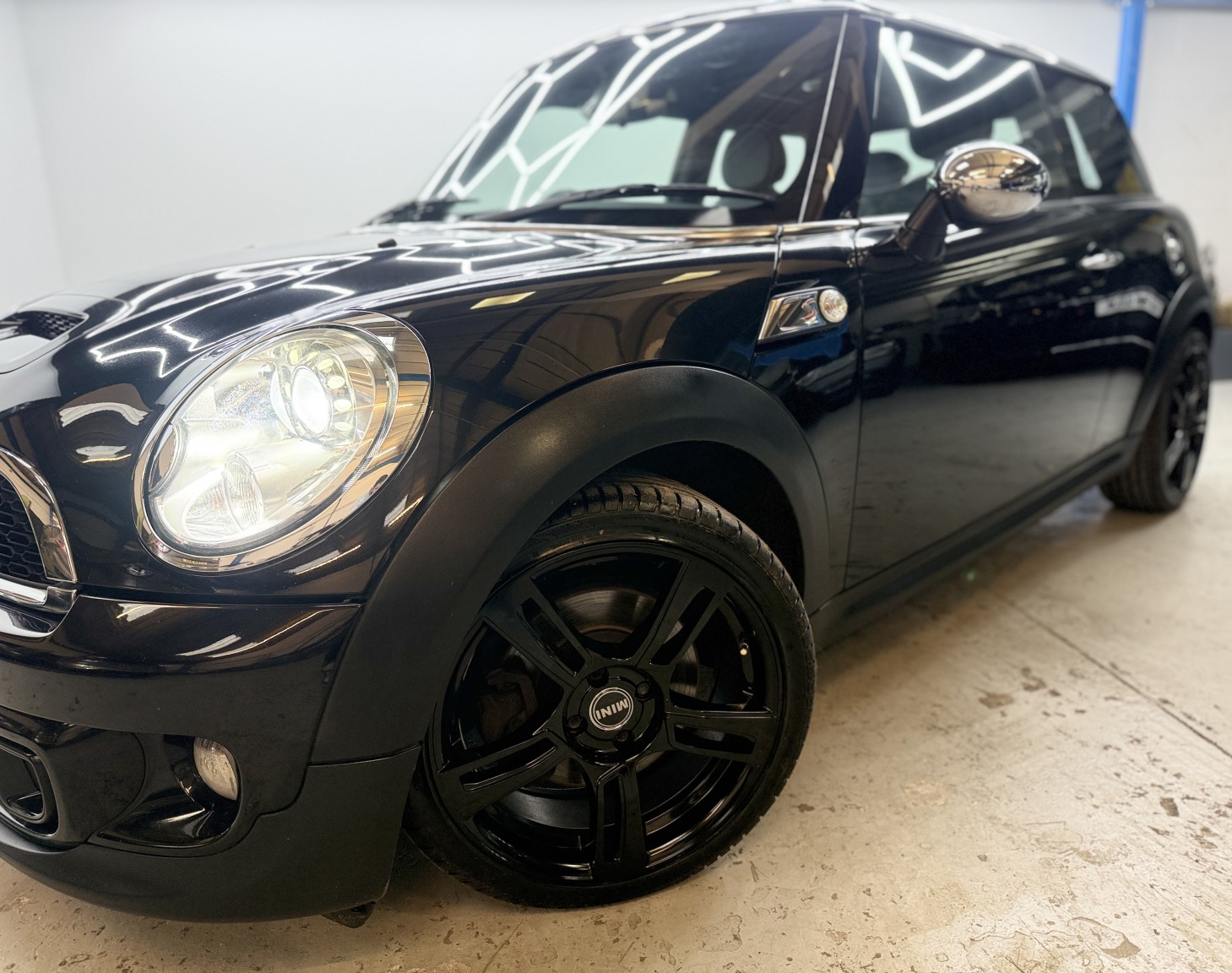 Used MINI Hatch 2011 for sale - 76444459: Photo 16