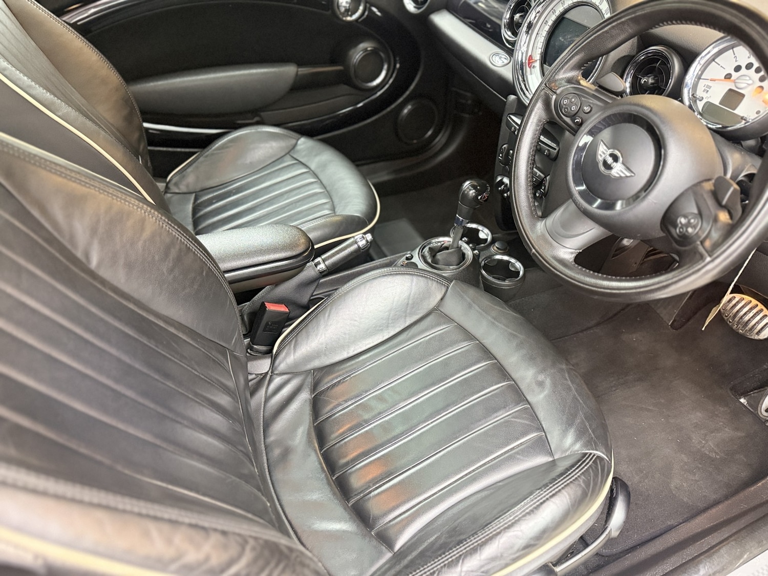 Used MINI Hatch 2011 for sale - 76444459: Photo 27