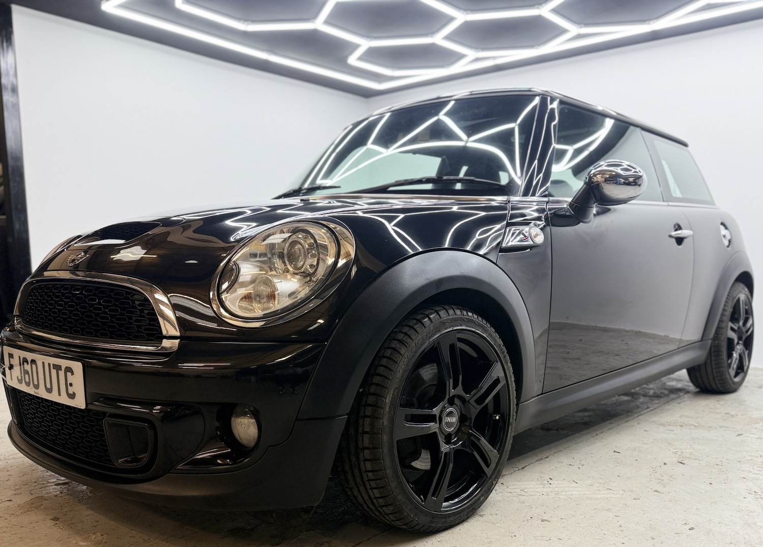 Used MINI Hatch 2011 for sale - 76444459: Photo 4