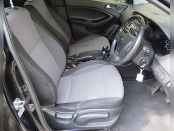 Used Hyundai i20 2017 for sale - 78359981: Photo