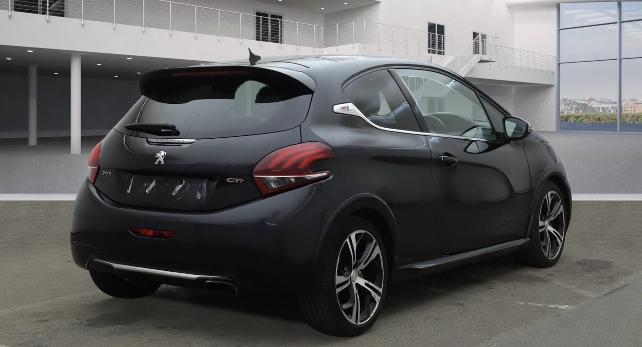 Used Peugeot 208 2016 for sale - 76837044: Photo 4
